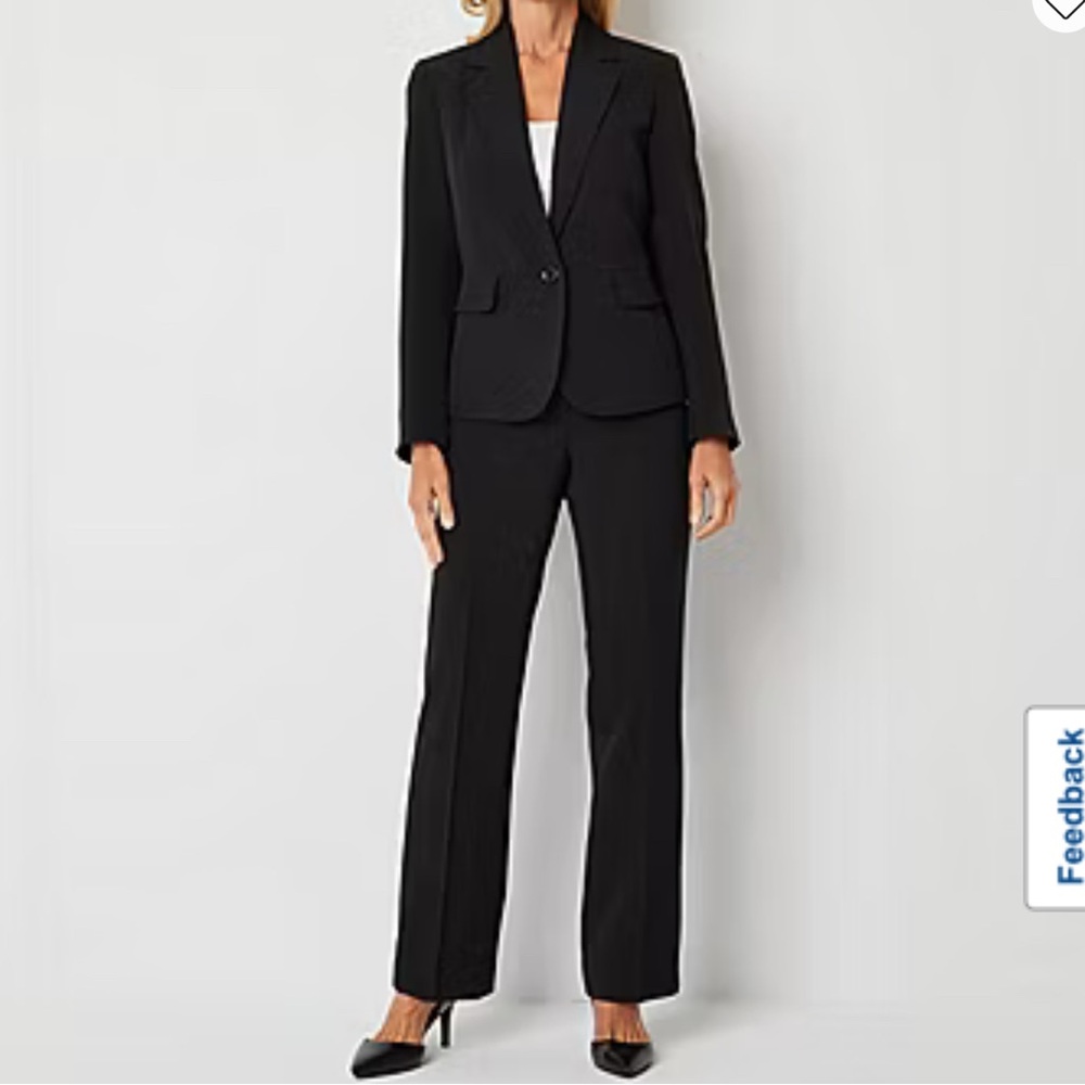 NWOT Le Suit Women’s Classic Black Suit